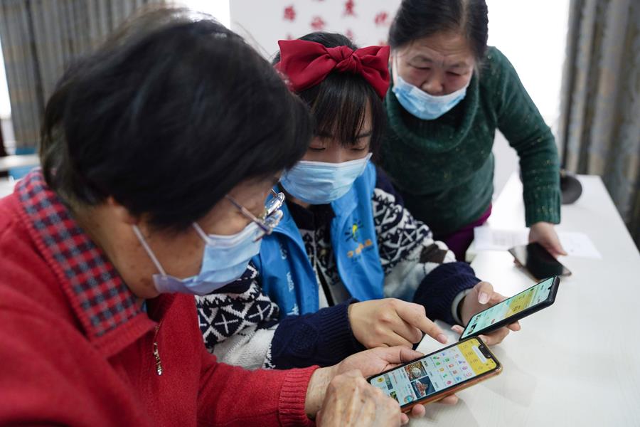 In Cina sempre più anziani sanno usare Internet